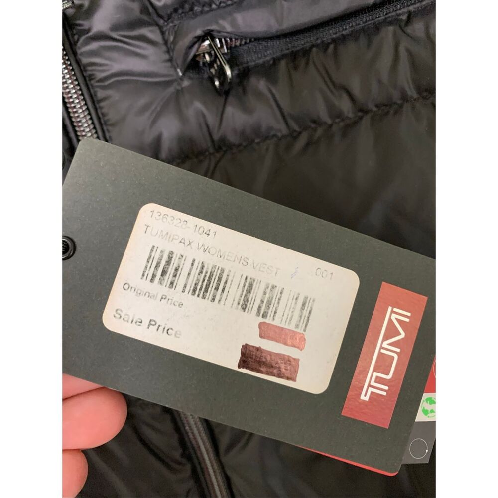 TUMI Pax Women's vest puffer down black size large NEW WITH TAGS - Picture 4 of 7
